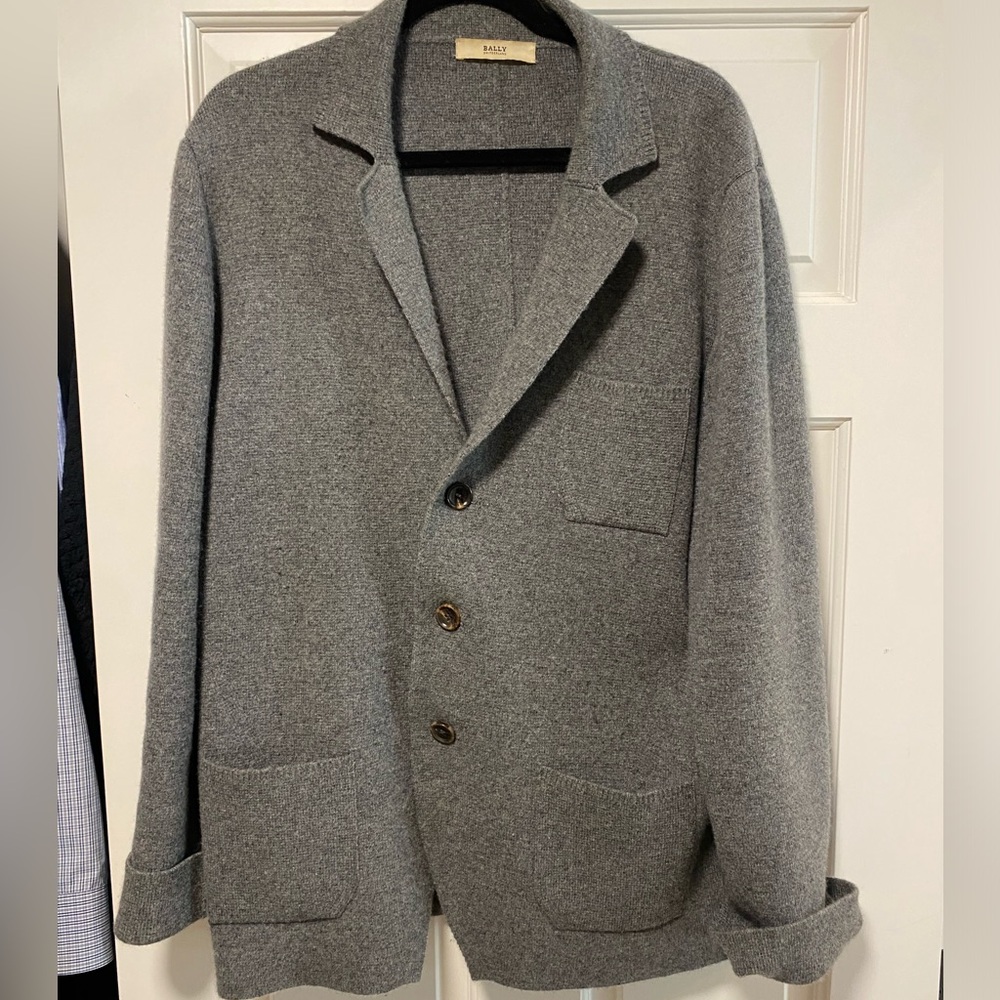 Bally men’s cashmere/wool blend sweater in sport coat/ blazer style. Gray.